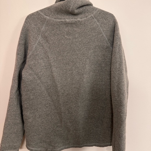 Duckworth Powder High Women’s Wool Sweater, light gray, medium - Picture 4 of 4